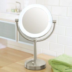 lighted-magnifying-makeup-mirror